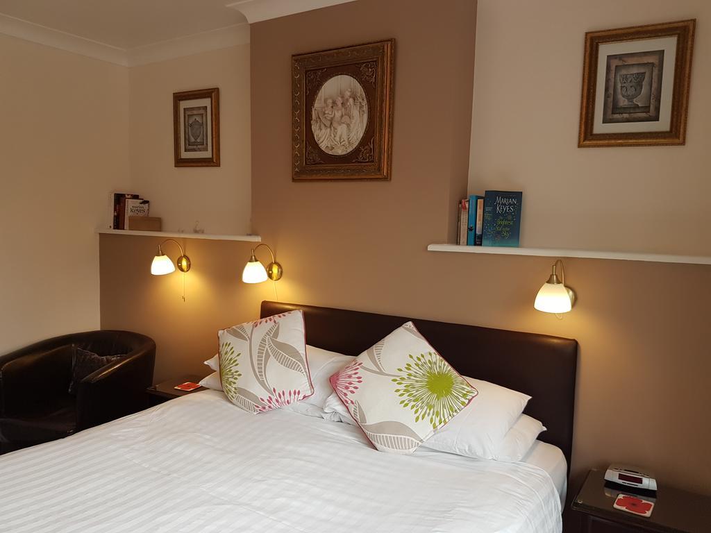 Penryn Guest House, Ensuite Rooms, Free Parking And Free Wifi Stratford-upon-Avon Exteriér fotografie